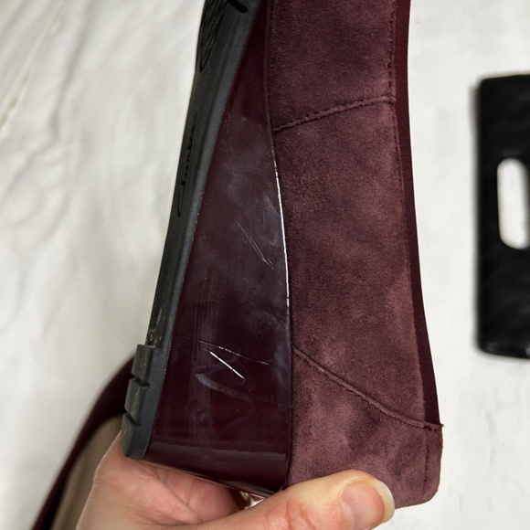 Clarks Women's 6.5 Wide Plum Purple Suede Like Pump Wedding Event Holiday Shoea - Picture 12 of 12